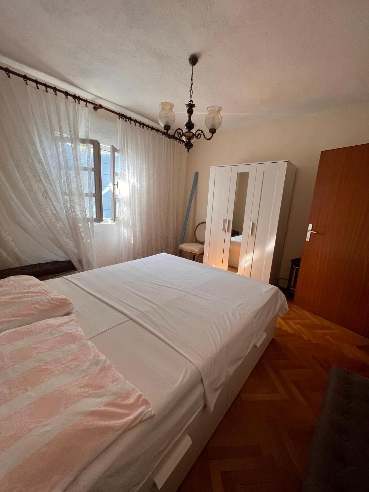 Zezelj, Kruscica